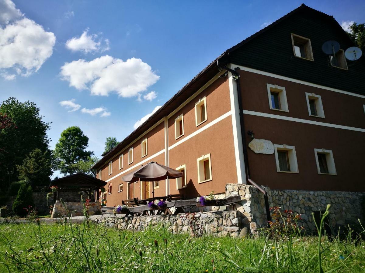 Agroturystyka Ulima Dziwiszow Exteriér fotografie